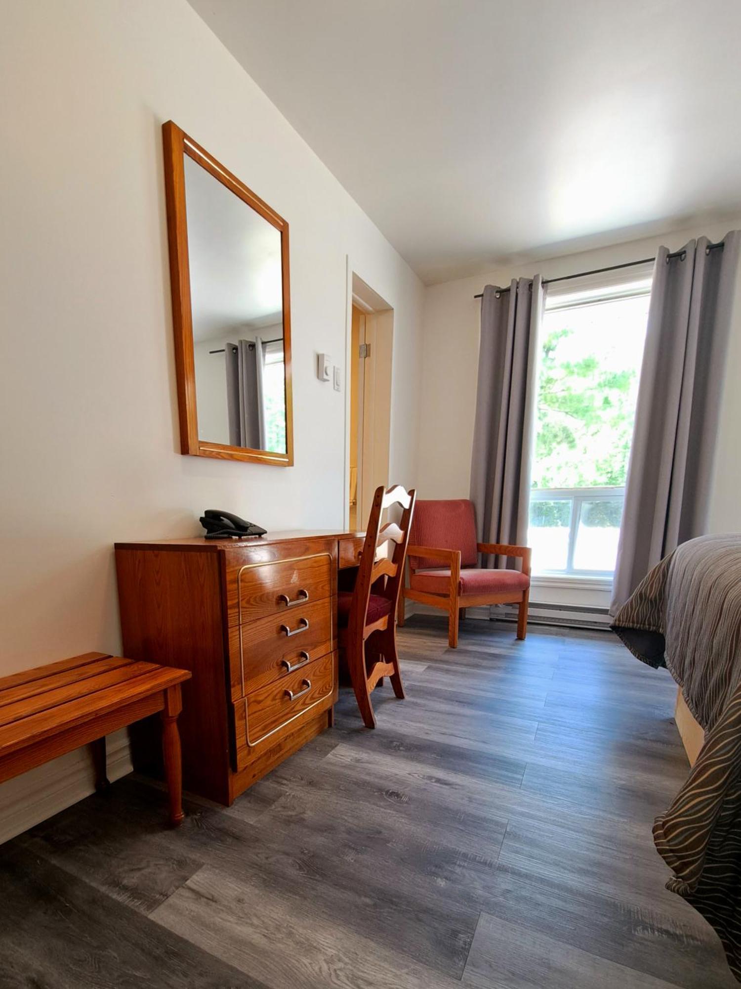 Motel Bonsoir Joliette Luaran gambar