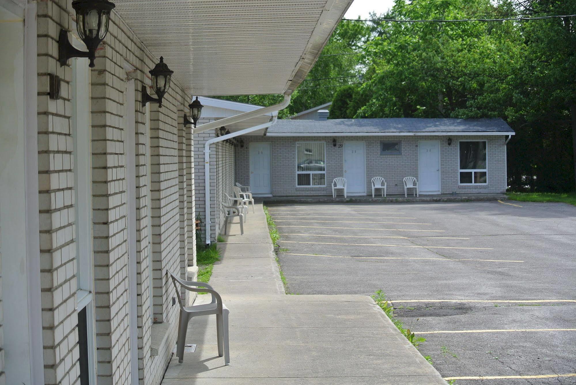 Motel Bonsoir Joliette Luaran gambar