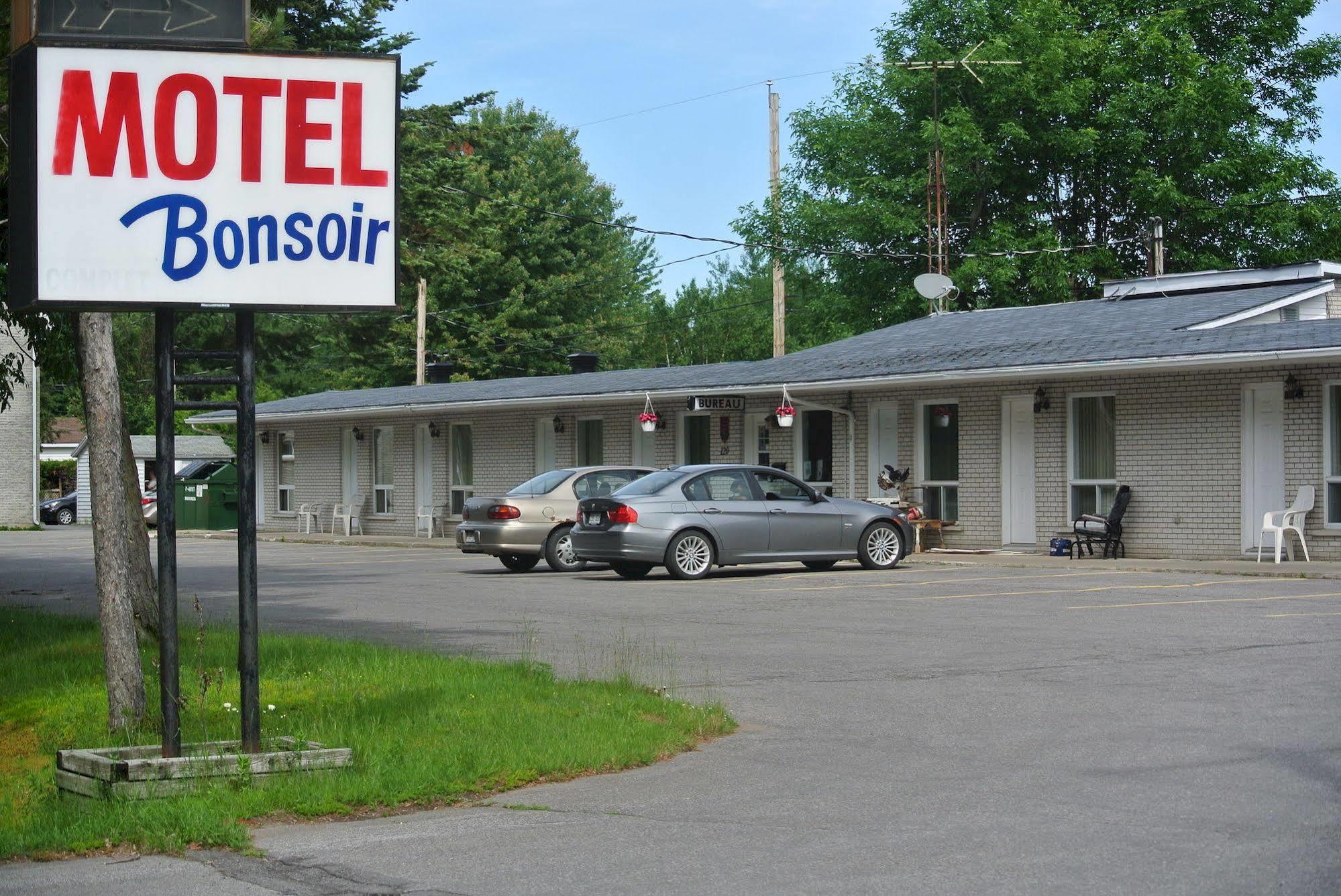 Motel Bonsoir Joliette Luaran gambar