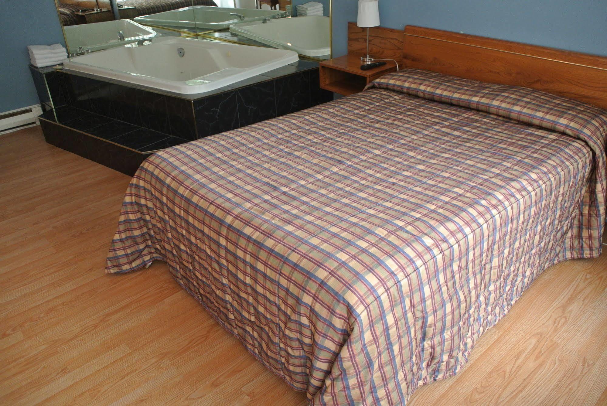 Motel Bonsoir Joliette Luaran gambar